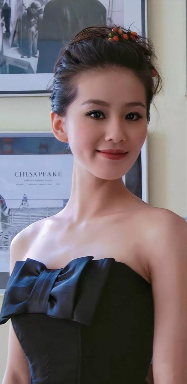 氣質脫俗 美貌無雙劉詩詩