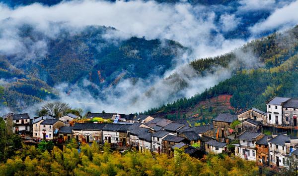 這些“雲端上”的古村落,正過著神仙般的日子,沿途就像走在畫裡 這些“雲端上”的古村落,正過著神仙般的日子,沿途就像走在畫裡