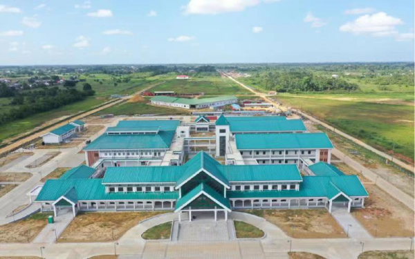 醫院移交正當時 合作抗疫見真情 | 慶黨的百年華誕 講百篇援外故事