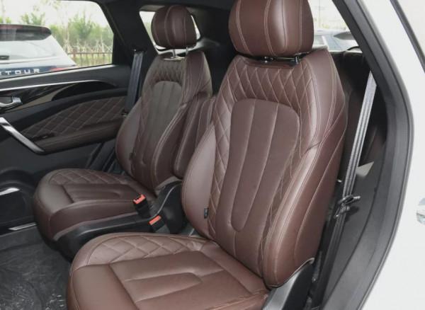 大空間+高性價比，捷途X95和奔騰T99誰更超值？