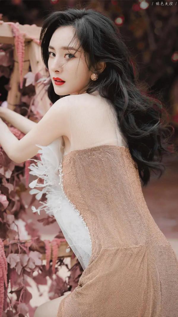 都說楊冪的腿舉世無雙