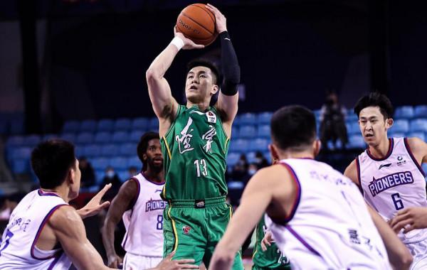 韓德君10+9+4趙繼偉14+7 郭艾倫23分引領遼寧6人上雙大勝天津