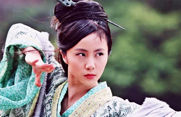 同是演女媧後人，劉亦菲唐嫣驚豔，趙麗穎&OpenCurlyDoubleQuote;雷人&rdquo;，娜扎像盲人