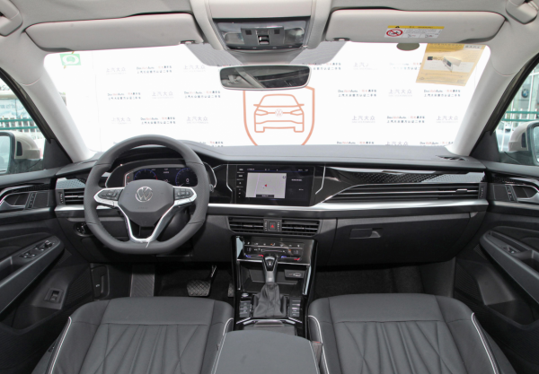 試完帕薩特，再試凱美瑞，發現德系和日系的定位，確實有所不同