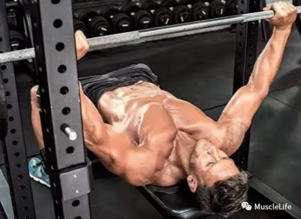 如何練出美隊一樣的大胸肌