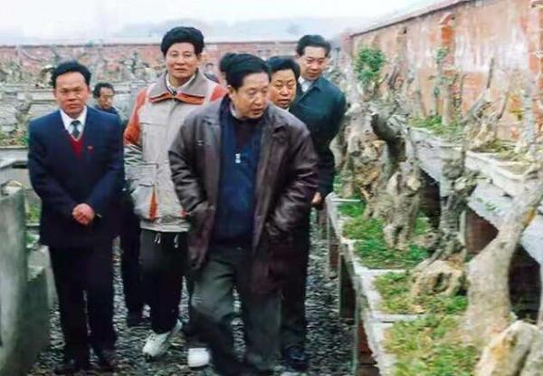 他是關廣富，官至省委書記，活了85歲，遺言：不設靈堂不辦追悼會