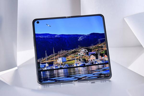 新年換機如何選？建議看看這兩款手機