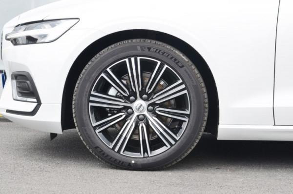 換裝48V輕混系統 實拍2022款沃爾沃S60