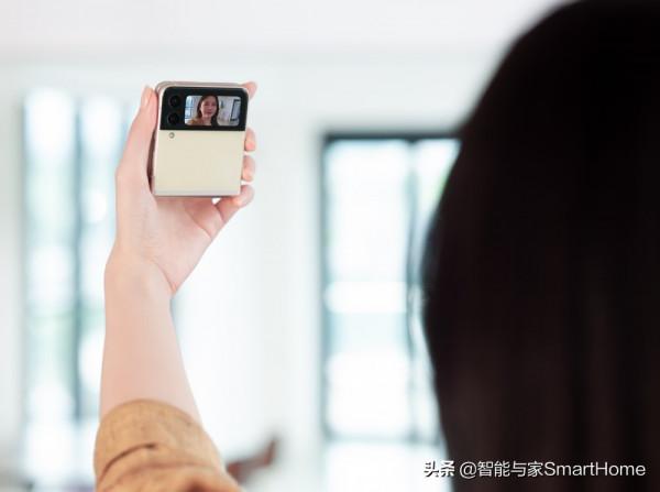 三星新一代Galaxy Z系列摺疊屏手機如何?媒體品鑑會上我們用了用 三星新一代Galaxy Z系列摺疊屏手機如何?媒體品鑑會上我們用了用