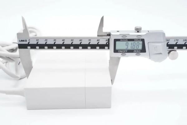 華碩最強遊戲本標配300W電源,內建4顆氮化鎵,內部結構揭曉 華碩最強遊戲本標配300W電源,內建4顆氮化鎵,內部結構揭曉