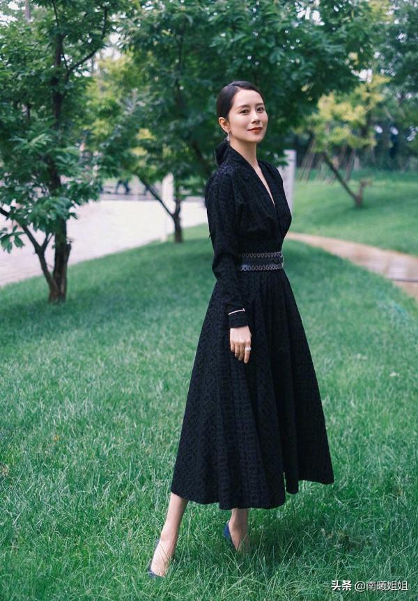 上了年紀的女人，建議少穿這3款“單品”，顯胖顯醜又廉價