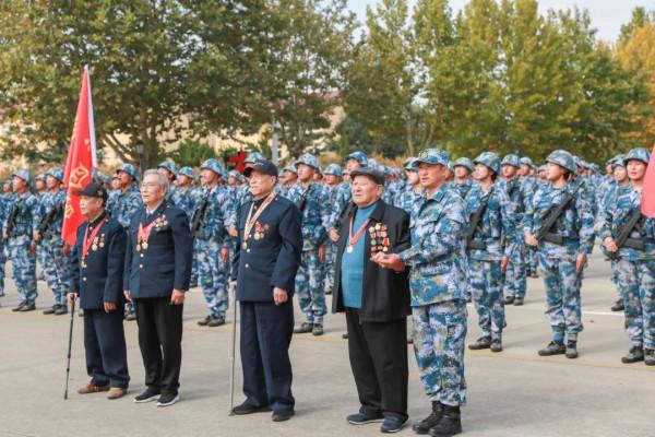 吳京和志願軍老兵，來了