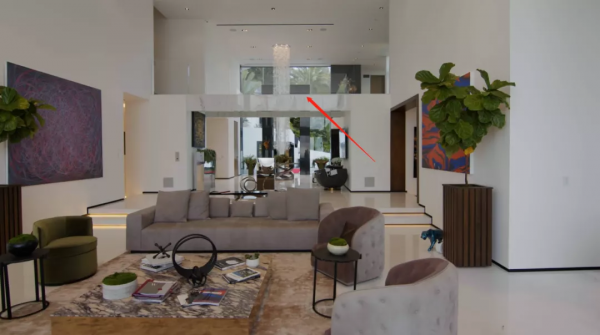 售價5.5 億的別墅，耗時7年重建，升降 DJ 臺把豪宅氛圍拉滿