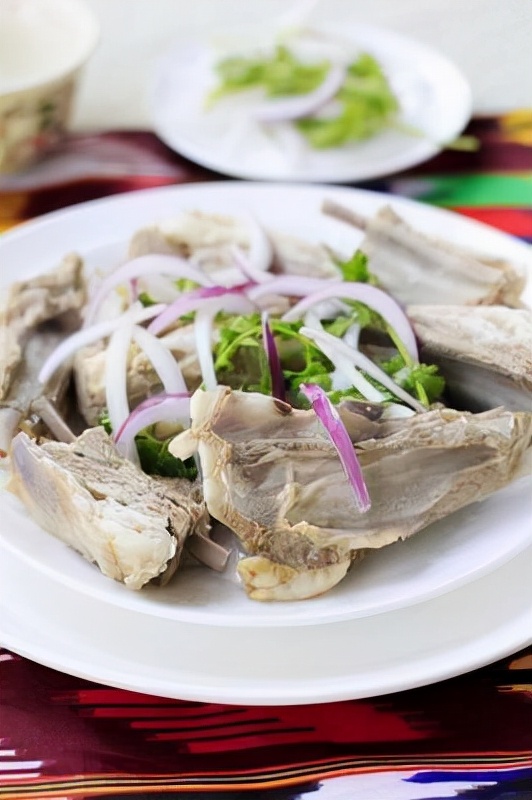 來新疆，大塊吃肉，手抓肉過癮