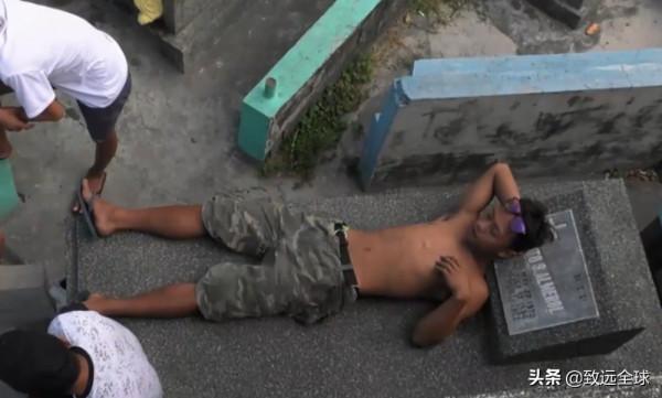 走向極端的菲律賓“禁毒戰爭”，8000名毒販被殺，10萬人嚇得自首