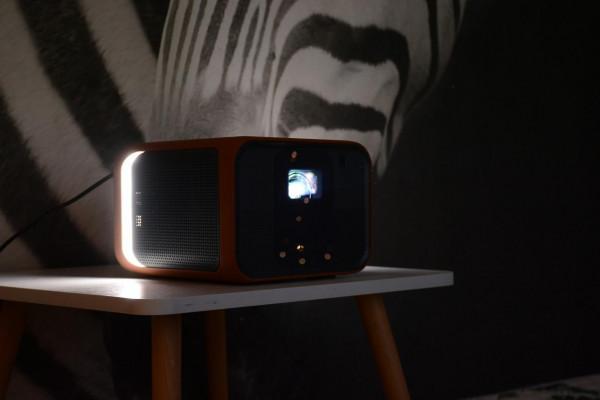 幾千元投影就能有幾萬元鐳射電視的體驗，慧示J1 Pro評測