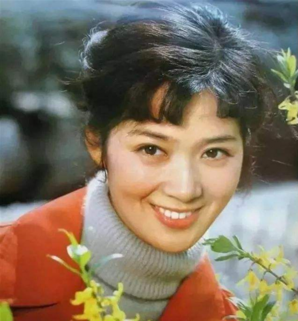 &OpenCurlyDoubleQuote;李小璐媽媽&rdquo;張偉欣：當年差點死在片場，女兒離婚成了她的痛