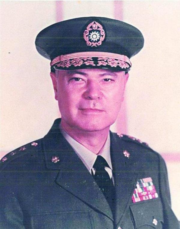 何世禮：何鴻燊之叔，李小龍之舅，早年征戰疆場，被授予上將軍銜