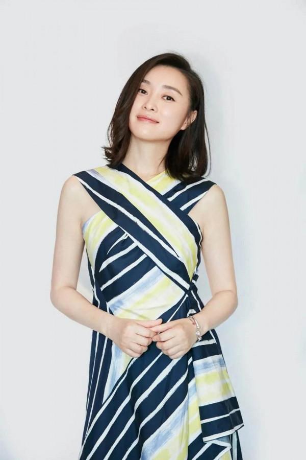 越看越順眼!49歲吳越好舒服的長相... 越看越順眼!49歲吳越好舒服的長相...