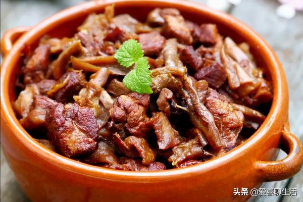秋高氣爽，這5種食材不拿來曬乾可惜了，囤起來冬天燉肉吃太香了