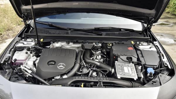 賓士CLA用車成本:進口身份無框門值多少錢?一百塊 賓士CLA用車成本:進口身份無框門值多少錢?一百塊