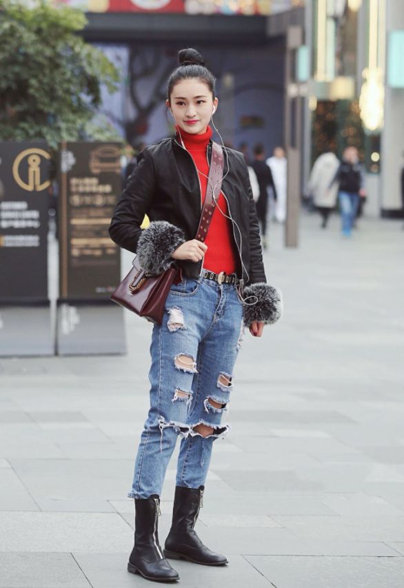 入冬後火了一種新搭配：叫“上身貴婦+下身村姑”，明星也這麼穿