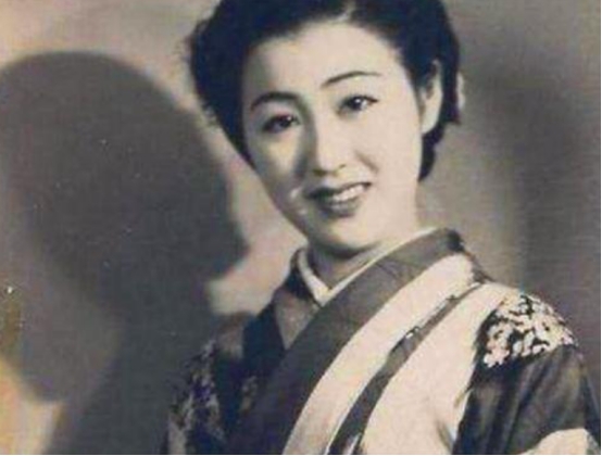 1945年，連長愛上日本女戰俘，30多年後，兩人孩子繼承上億家產
