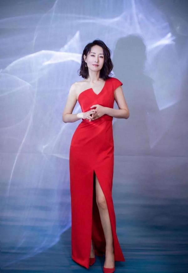 45歲劉敏濤又紅又颯:好的婚姻是勢均力敵,壞的婚姻不要也罷 45歲劉敏濤又紅又颯:好的婚姻是勢均力敵,壞的婚姻不要也罷