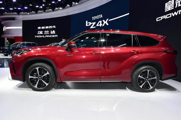 皇冠陸放對比理想ONE 誰能更勝一籌？