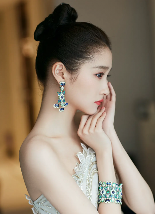 中國內地女演員關曉彤