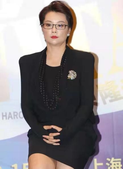 與張怡寧富豪老公同居12年不珍惜,3次閃婚終嫁窮人,袁立後悔嗎 與張怡寧富豪老公同居12年不珍惜,3次閃婚終嫁窮人,袁立後悔嗎