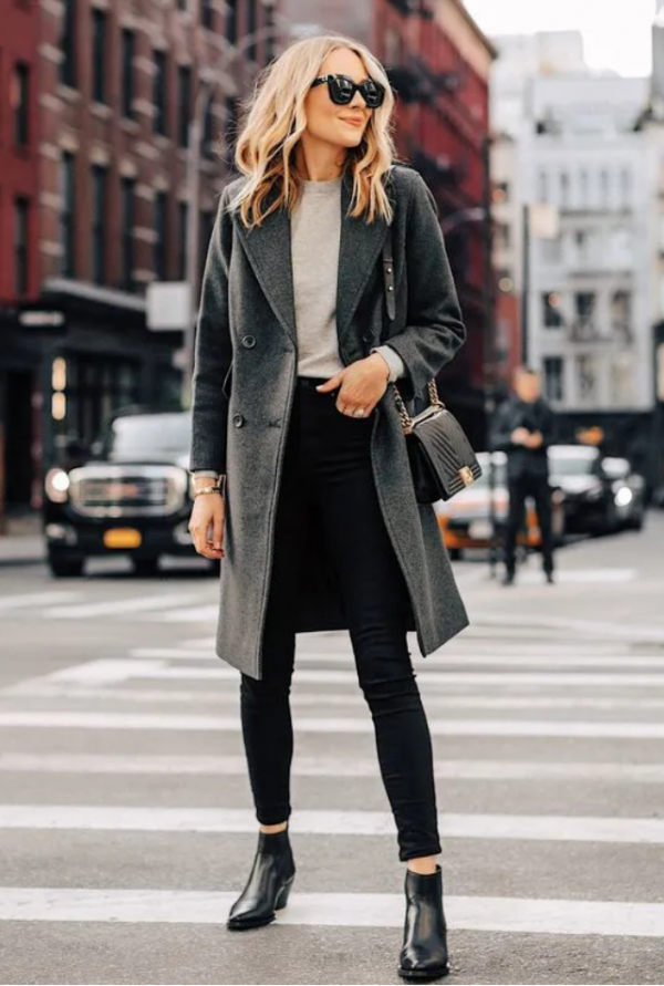 50+女人的衣品，從外套就能判斷出來，這4件顯氣質還保暖