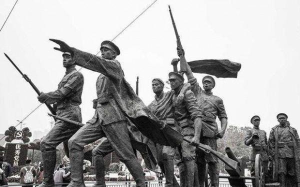 他是武漢軍區政委，16歲參加寧都起義，官至少將，1971年卻被免職