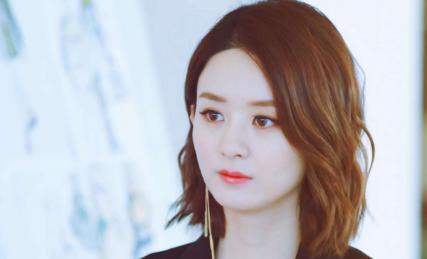 一帆風順的人，讀不懂趙麗穎的眼神，有相似經歷的人感同身受