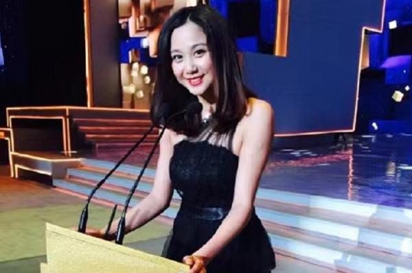 喜訊！中國奧運名將官宣結婚，老公竟是自己粉絲，看電視一見鍾情