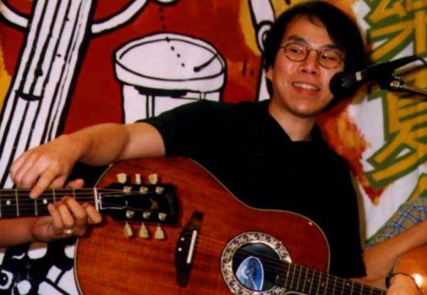 蔡國權：31歲才出名，卻在49歲遇車禍癱瘓，被妻子丟在養老院18年