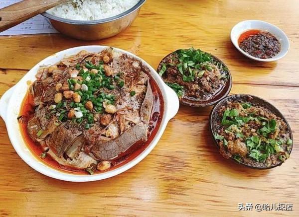 四川小鎮上的牛肉館子，蒸牛肉才8塊錢一份，人均40元能吃到撐