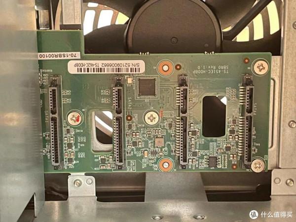 次時代NAS！威聯通TS-464C分享：各方面還算滿意，但價格真的值嗎