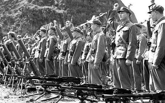 解放軍參戰女兵回憶：越南人曾將我們背過河，還笑著揮手告別