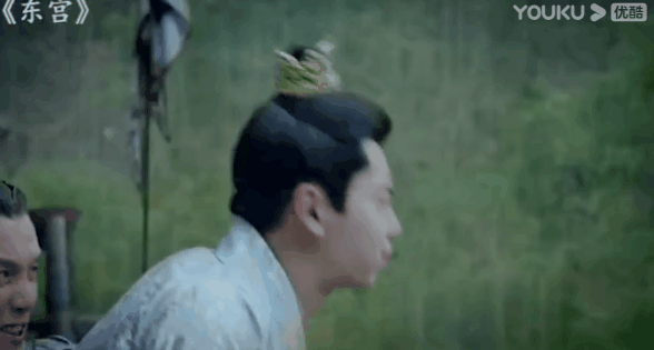 抱歉我笑了！影視劇中的吐血戲，有人像裝了噴泉，有人像在放煙花