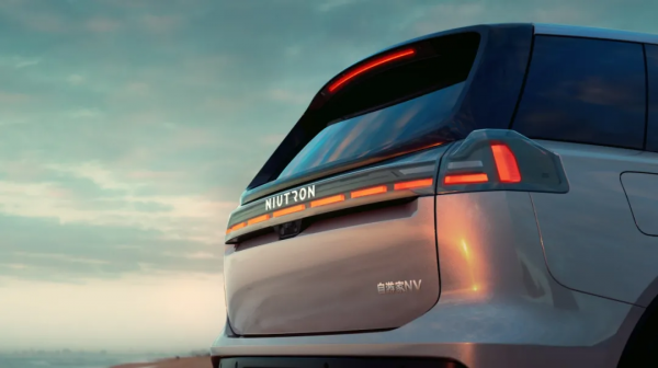 官宣造車才1個月，李一男拿出牛創首款產品