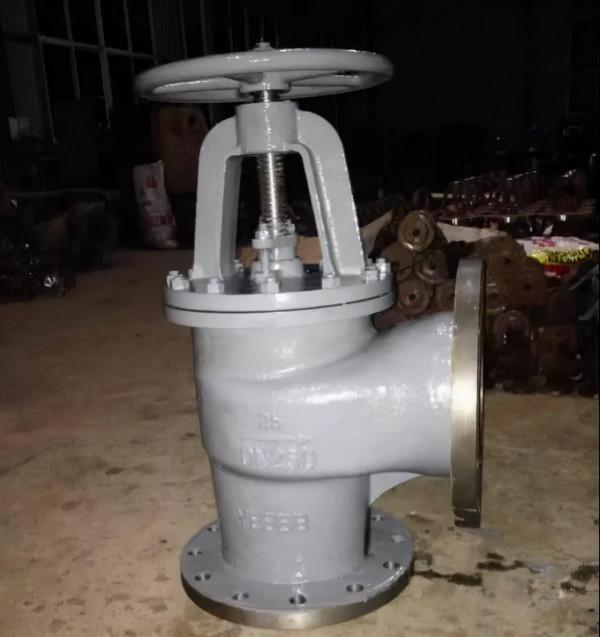 抗日戰爭中，日本軍艦被個普通中國鉗工鑿沉，上海灘為之轟動