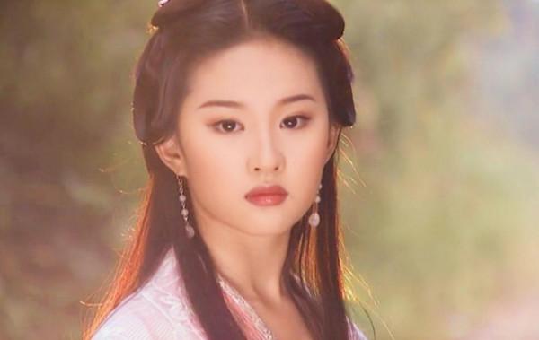 不整容、不過度瘦身，個個識別度都很高，這八位女星才是真美人