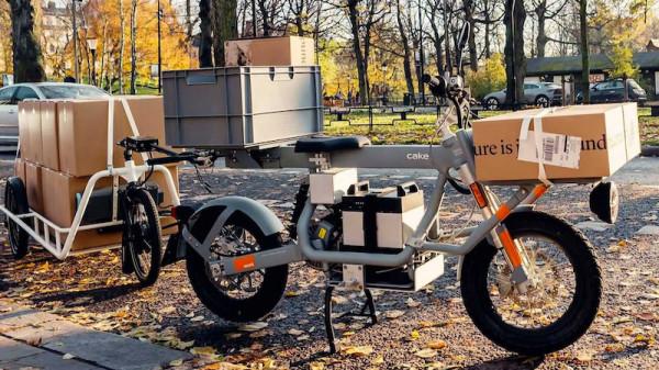 國外快遞小哥有福了！瑞典CAKE快遞電摩托亮相CES