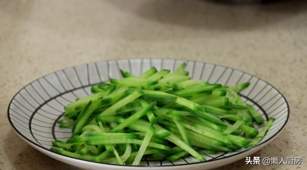 最近,都流行吃這個蘿蔔,吃紅薯不如吃它,配上豬肉真解饞 最近,都流行吃這個蘿蔔,吃紅薯不如吃它,配上豬肉真解饞