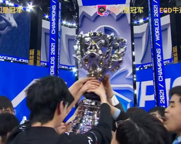 脫口秀演員池子言出必行,EDG奪冠就登出賬號,四百萬粉絲太可惜 脫口秀演員池子言出必行,EDG奪冠就登出賬號,四百萬粉絲太可惜
