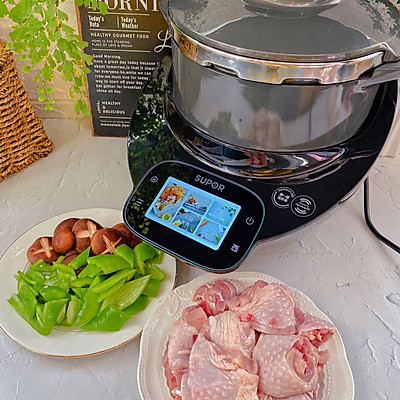 外婆做的黃燜雞香味四溢,饞的人口水直流,吃都吃不膩 外婆做的黃燜雞香味四溢,饞的人口水直流,吃都吃不膩