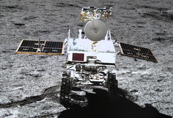 嫦娥四號還能工作幾年？鵲橋衛星說了算，壽命在軌升級至十五年