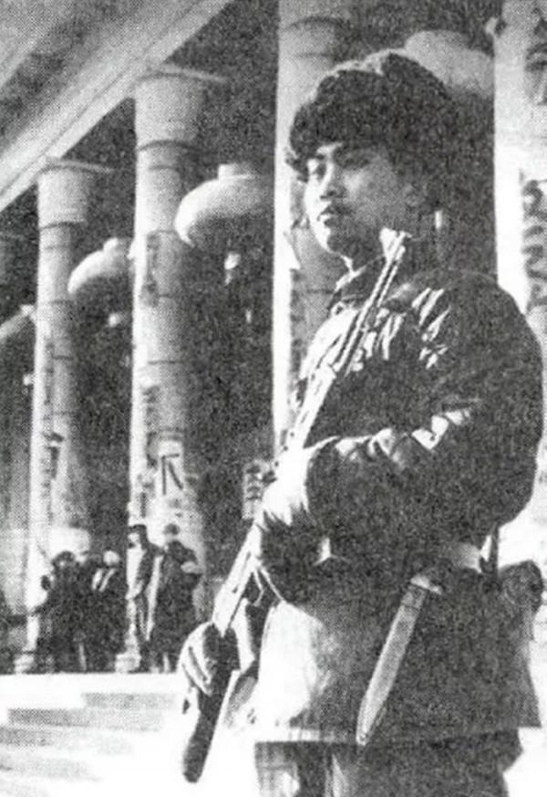 “八三四一部隊”的徵召標準、裝備和待遇與普通部隊有何不同？