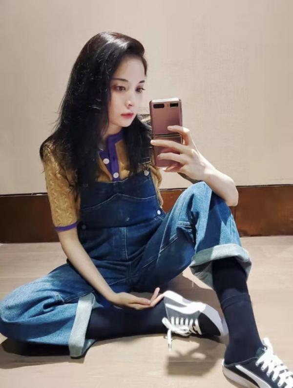 娜扎新戀情？為報復張翰，她找了個小狼狗……